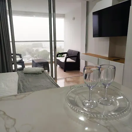 Apartamento Lujoso En A Pocos Pasos Del Aeropuerto Cartagena