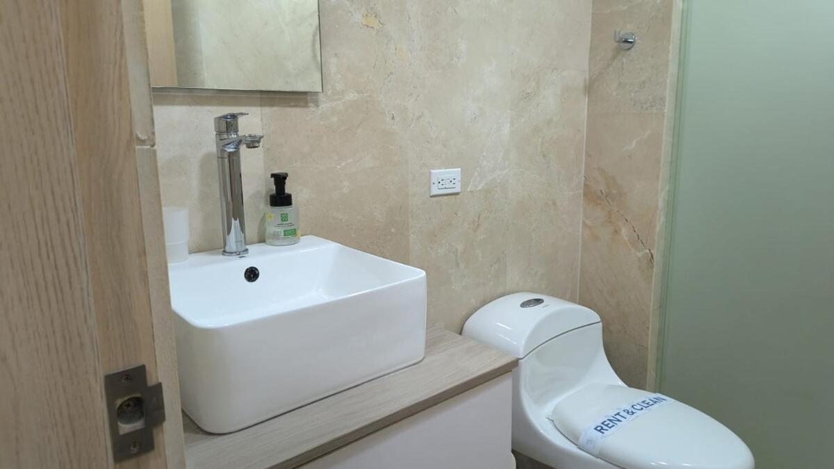 Apartamento Lujoso En A Pocos Pasos Del Aeropuerto *