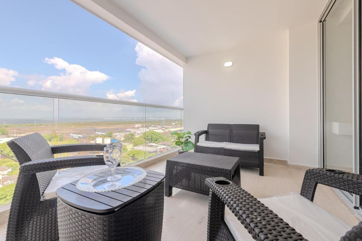 Apartamento Lujoso En A Pocos Pasos Del Aeropuerto Cartagena